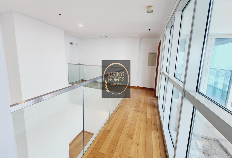 Apartamento en alquiler en Musaffah, Emiratos Árabes Unidos · Rihan Heights · 3 habitaciones, 5 baños
