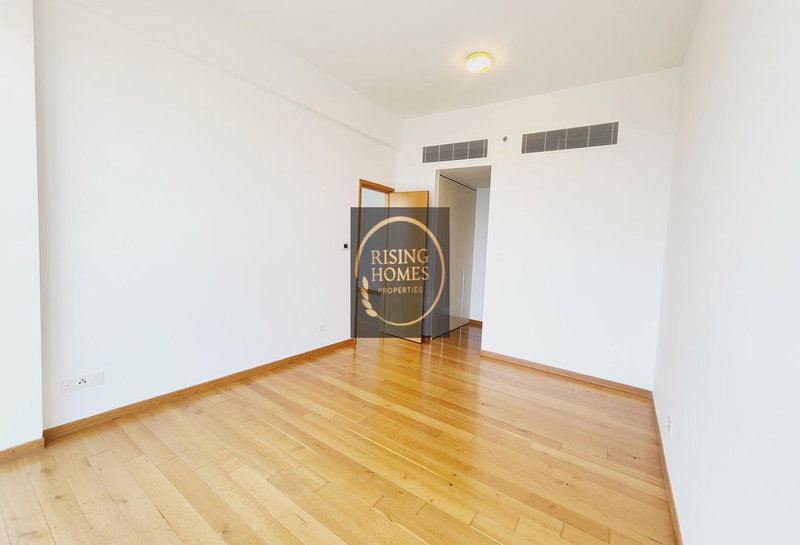 Apartamento en alquiler en Musaffah, Emiratos Árabes Unidos · Rihan Heights · 3 habitaciones, 5 baños