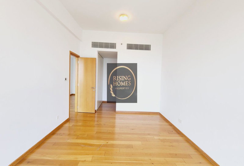 Apartamento en alquiler en Musaffah, Emiratos Árabes Unidos · Rihan Heights · 3 habitaciones, 5 baños