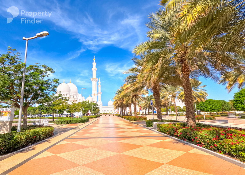 Apartamento en alquiler en Musaffah, Emiratos Árabes Unidos · Rihan Heights · 3 habitaciones, 5 baños