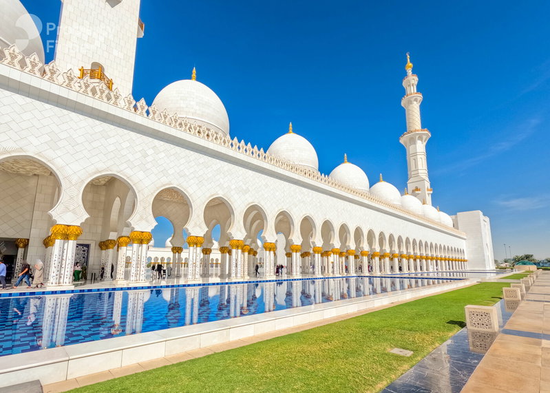 Apartamento en alquiler en Musaffah, Emiratos Árabes Unidos · Rihan Heights · 3 habitaciones, 5 baños