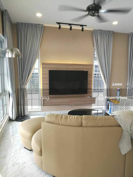 Appartement à louer à Johor Bahru, Malaisie · Cluster house at Johor Bahru · 5 chambres, 4 salles de bain