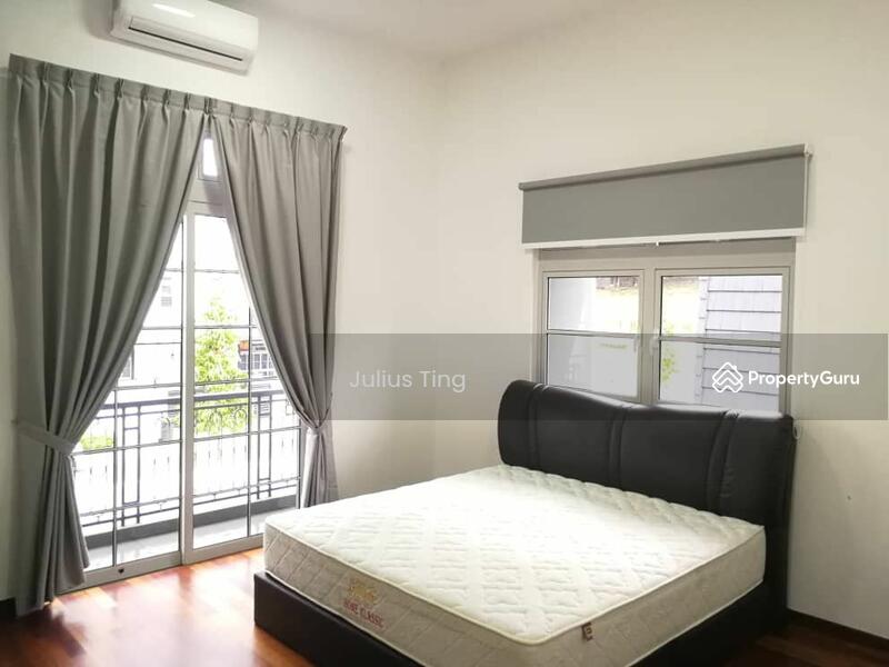 Appartement à louer à Johor Bahru, Malaisie · Cluster house at Johor Bahru · 5 chambres, 4 salles de bain