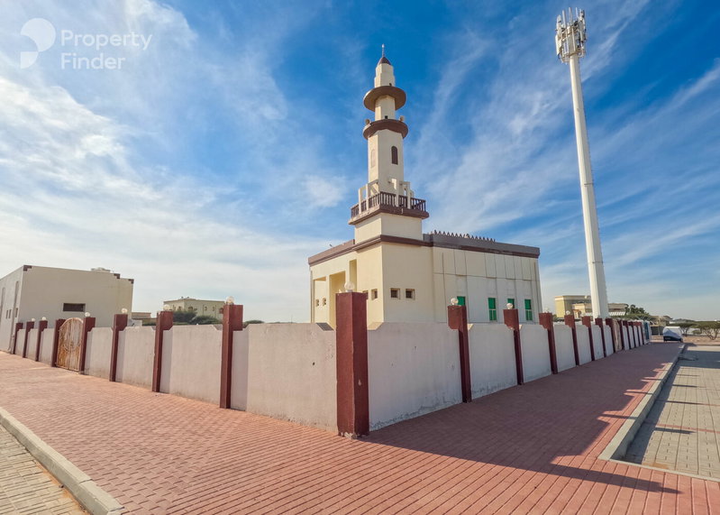 House for rent in Ras Al Khaimah City, United Arab Emirates · Seih Al Uraibi · 8 rooms, 7 baths