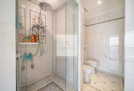 Apartment for rent in Sharjah, United Arab Emirates · Palazzo Versace · 4 rooms, 5 baths