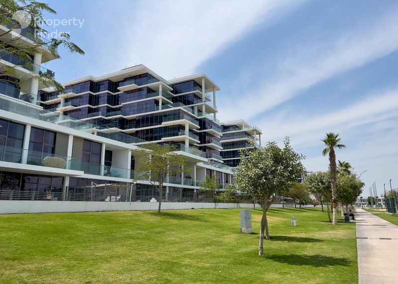Apartment for rent in Dubai, United Arab Emirates · Golf Panorama B · 1 room, 1 bath