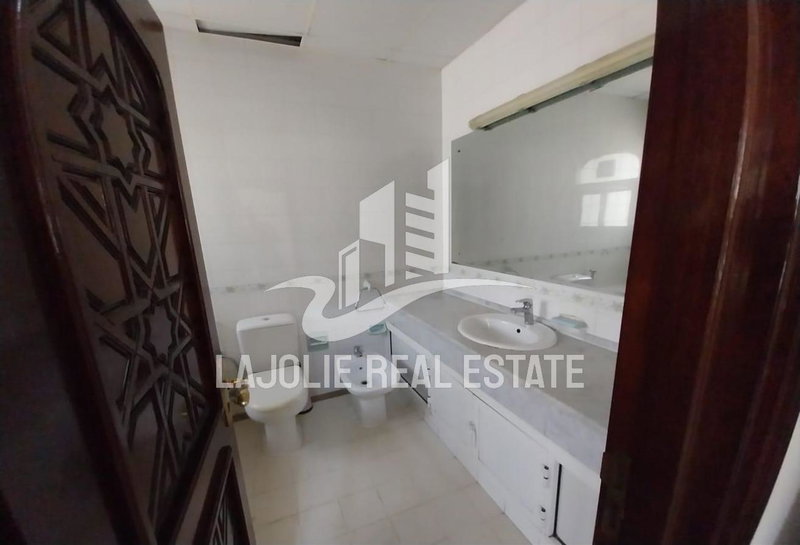 House for rent in Abu Dhabi, United Arab Emirates · Al Bateen · 6 rooms, 2 baths