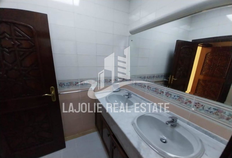 House for rent in Abu Dhabi, United Arab Emirates · Al Bateen · 6 rooms, 2 baths