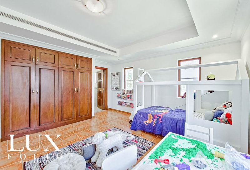 House for rent in Dubai, United Arab Emirates · Lime Tree Valley · 5 rooms, 5 baths