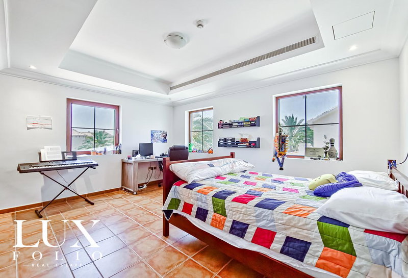 House for rent in Dubai, United Arab Emirates · Lime Tree Valley · 5 rooms, 5 baths