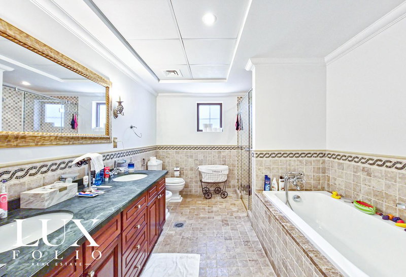 House for rent in Dubai, United Arab Emirates · Lime Tree Valley · 5 rooms, 5 baths
