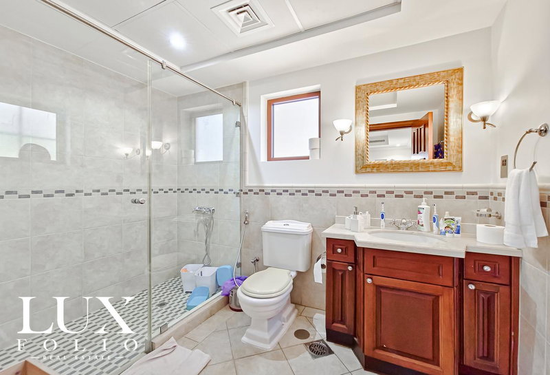 House for rent in Dubai, United Arab Emirates · Lime Tree Valley · 5 rooms, 5 baths