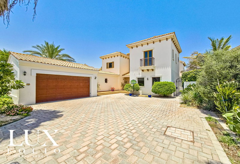 House for rent in Dubai, United Arab Emirates · Lime Tree Valley · 5 rooms, 5 baths