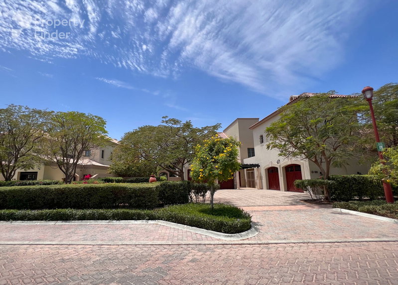 House for rent in Dubai, United Arab Emirates · Lime Tree Valley · 5 rooms, 5 baths