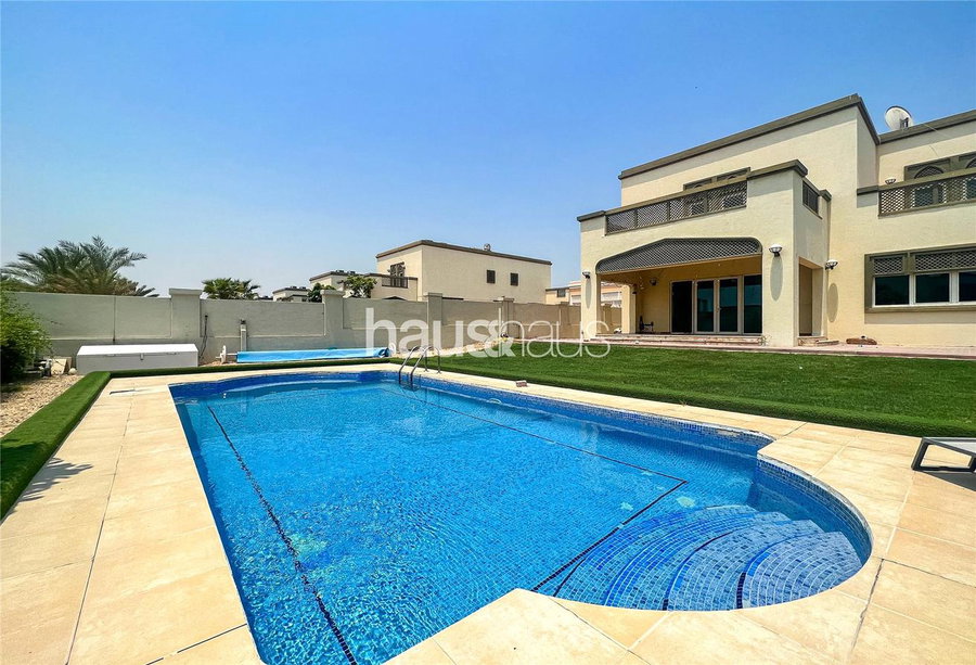 House for rent in Dubai, United Arab Emirates · Regional · 4 rooms, 6 baths