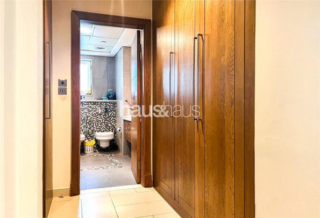 House for rent in Dubai, United Arab Emirates · Regional · 4 rooms, 6 baths