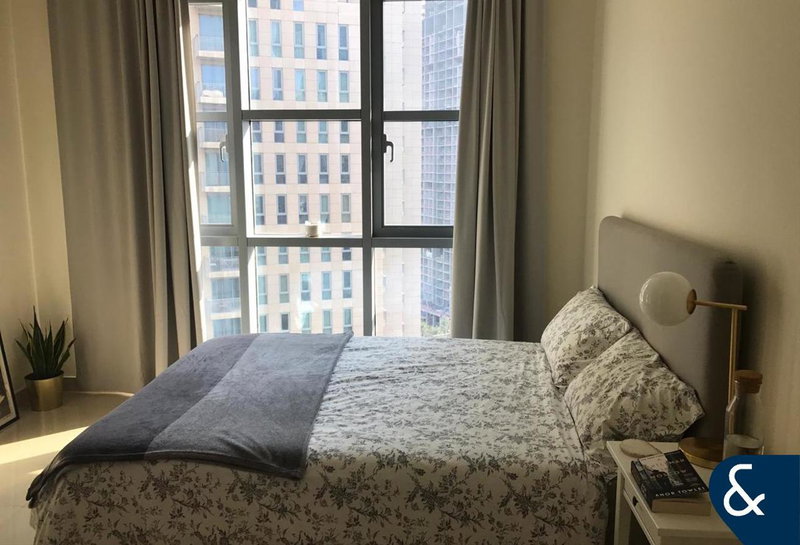 Apartment for rent in Dubai, United Arab Emirates · Standpoint Tower 2 · 1 room, 1 bath