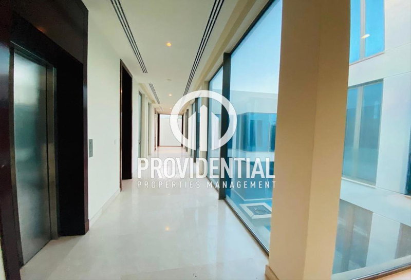 Casa en alquiler en Musaffah, Emiratos Árabes Unidos · Fairmont Villas · 4 habitaciones, 7 baños