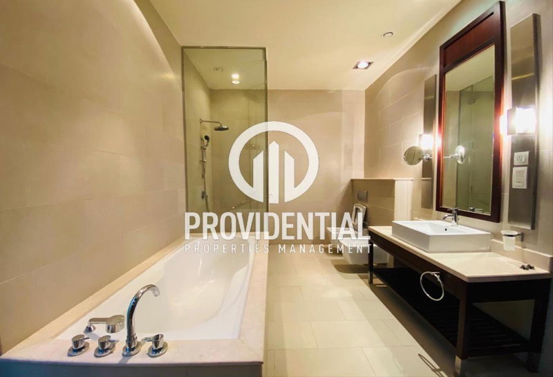 Casa en alquiler en Musaffah, Emiratos Árabes Unidos · Fairmont Villas · 4 habitaciones, 7 baños