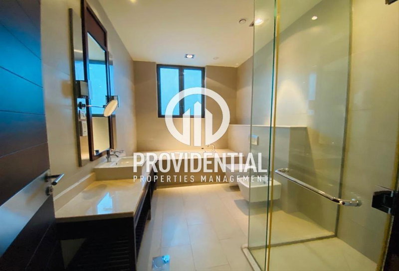 Casa en alquiler en Musaffah, Emiratos Árabes Unidos · Fairmont Villas · 4 habitaciones, 7 baños