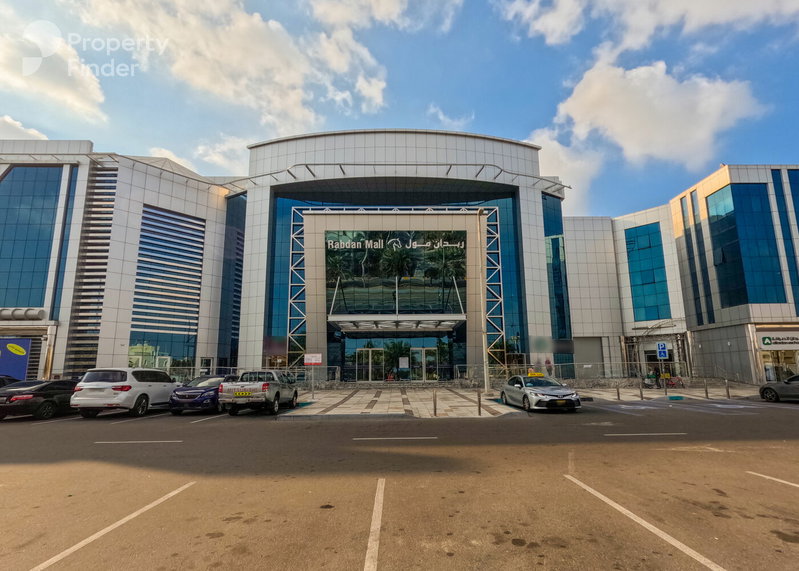 Casa en alquiler en Musaffah, Emiratos Árabes Unidos · Fairmont Villas · 4 habitaciones, 7 baños