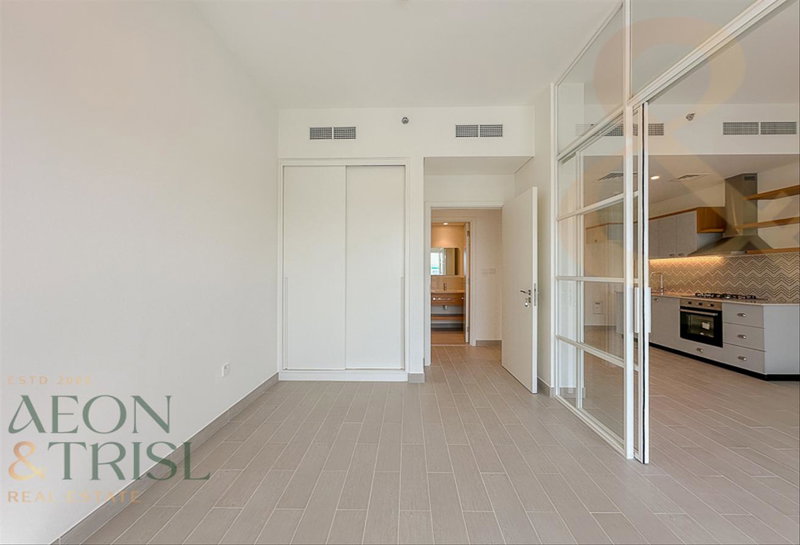 Apartment for rent in Dubai, United Arab Emirates · Golfville · 1 room, 1 bath