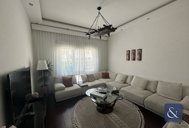 House for rent in Dubai, United Arab Emirates · Meadows 1 · 5 rooms, 5 baths