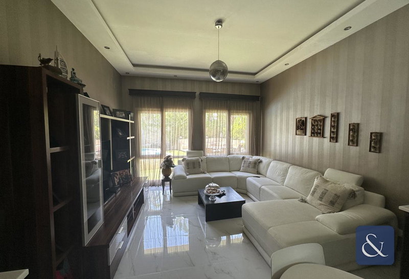 House for rent in Dubai, United Arab Emirates · Meadows 1 · 5 rooms, 5 baths