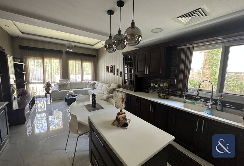 House for rent in Dubai, United Arab Emirates · Meadows 1 · 5 rooms, 5 baths