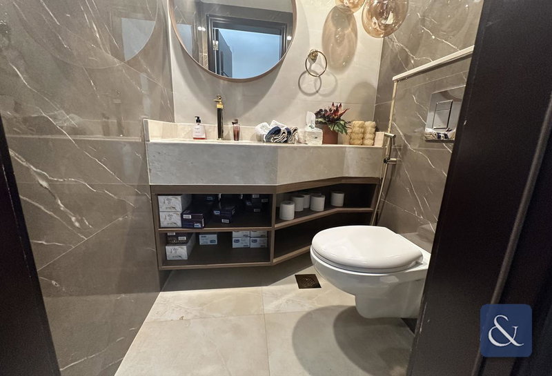 House for rent in Dubai, United Arab Emirates · Meadows 1 · 5 rooms, 5 baths
