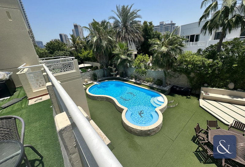 House for rent in Dubai, United Arab Emirates · Meadows 1 · 5 rooms, 5 baths