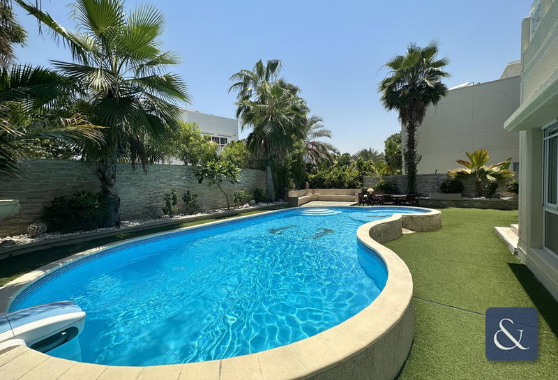 House for rent in Dubai, United Arab Emirates · Meadows 1 · 5 rooms, 5 baths