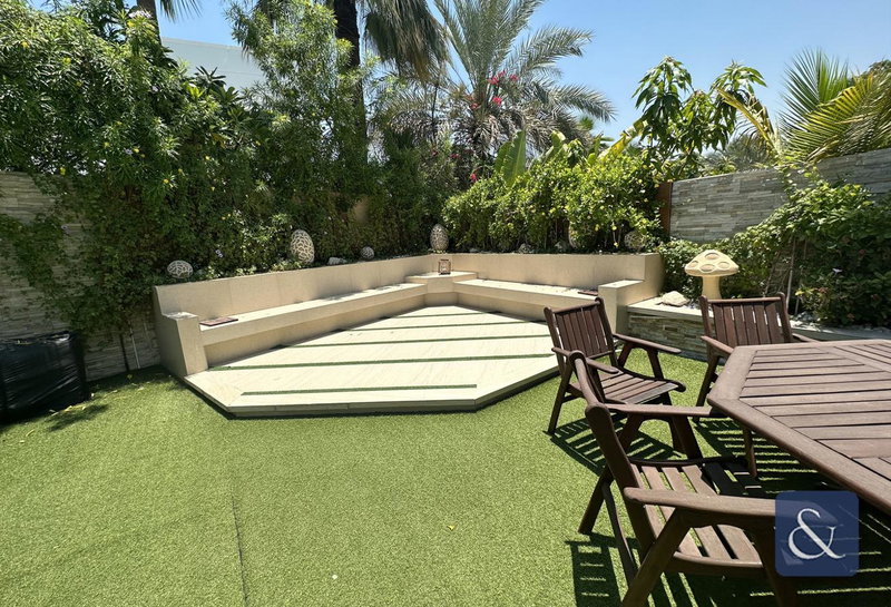House for rent in Dubai, United Arab Emirates · Meadows 1 · 5 rooms, 5 baths