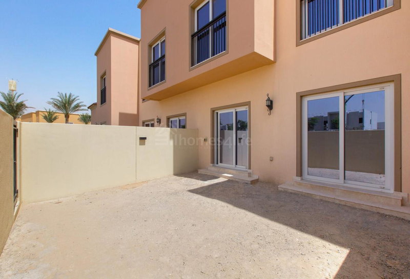 House for rent in Dubai, United Arab Emirates · Amaranta · 3 rooms, 4 baths