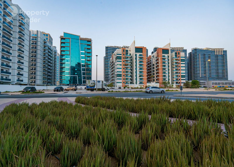 House for rent in Dubai, United Arab Emirates · Amaranta · 3 rooms, 4 baths