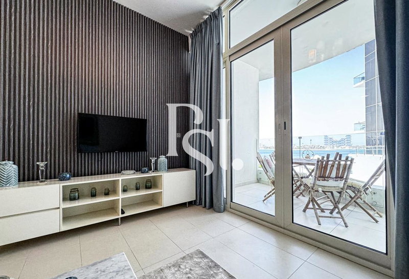 Apartment for rent in Dubai, United Arab Emirates · Royal Bay · 1 room, 2 baths