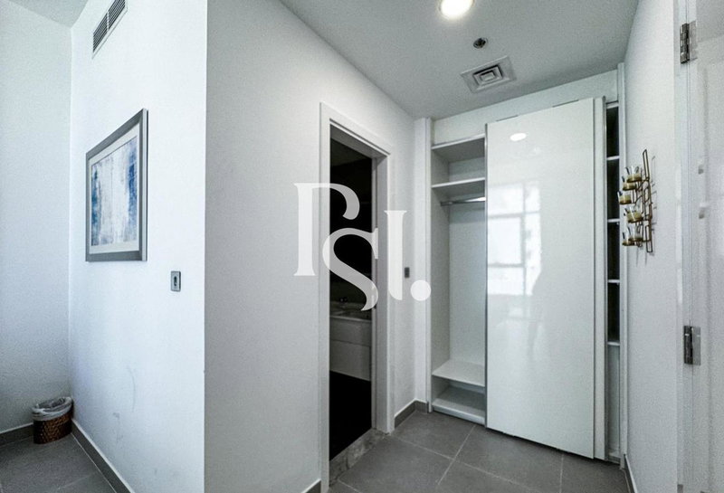 Apartment for rent in Dubai, United Arab Emirates · Royal Bay · 1 room, 2 baths