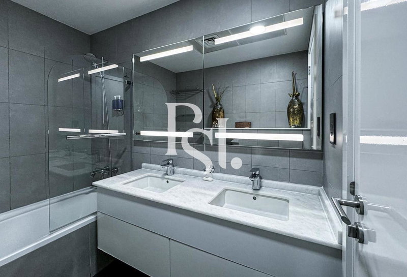 Apartment for rent in Dubai, United Arab Emirates · Royal Bay · 1 room, 2 baths