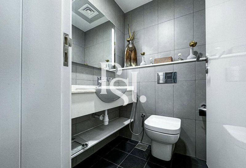 Apartment for rent in Dubai, United Arab Emirates · Royal Bay · 1 room, 2 baths