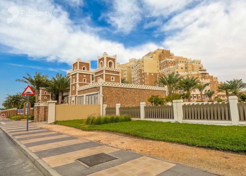 Apartment for rent in Dubai, United Arab Emirates · Royal Bay · 1 room, 2 baths