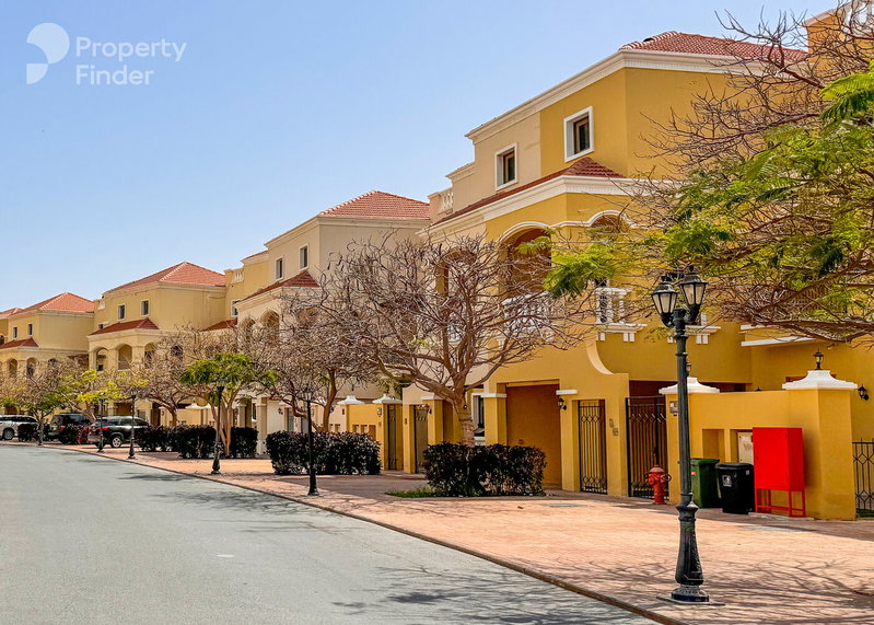 Haus zu vermieten 4. in Ras Al Khaimah City, Vereinigte Arabische Emirate · The Townhouses at Al Hamra Village · 2 Zimmer, 2 Bäder