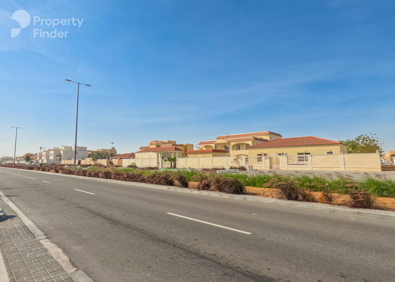 Apartment for rent in Bani Yas City, United Arab Emirates · Mohamed Bin Zayed Centre · 4 rooms, 3 baths