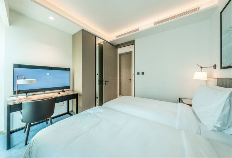 Apartment for rent in Dubai, United Arab Emirates · Address Harbour Point Tower 1 · 2 rooms, 3 baths