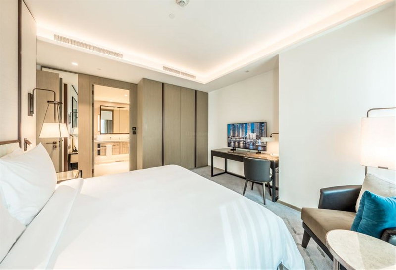 Apartment for rent in Dubai, United Arab Emirates · Address Harbour Point Tower 1 · 2 rooms, 3 baths