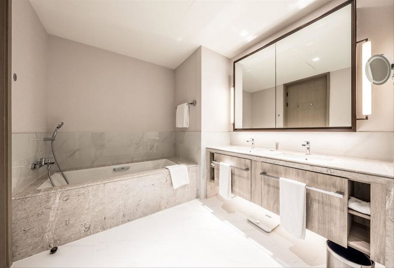 Apartment for rent in Dubai, United Arab Emirates · Address Harbour Point Tower 1 · 2 rooms, 3 baths