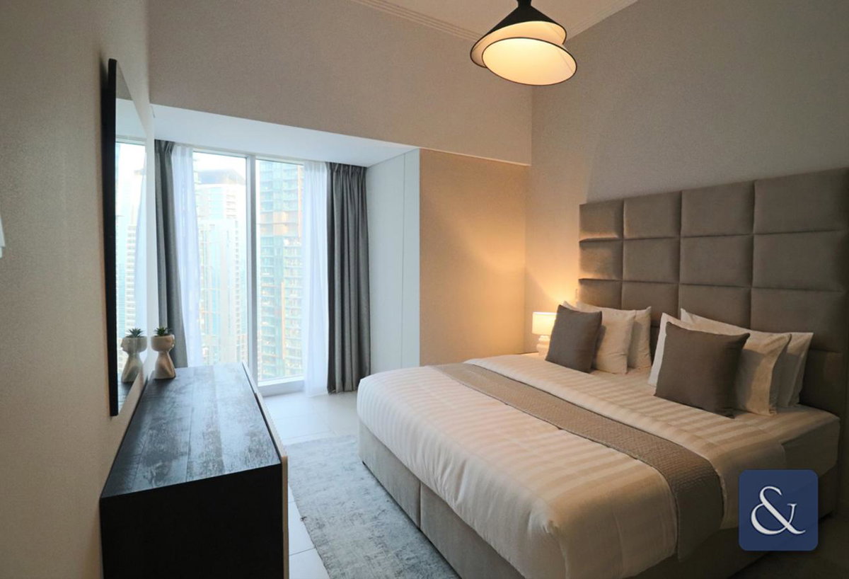 Cayan Tower, United Arab Emirates