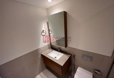 Apartment for rent in Dubai, United Arab Emirates · Summer · 1 room, 2 baths