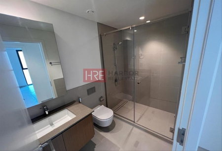 Apartment for rent in Dubai, United Arab Emirates · Summer · 1 room, 2 baths