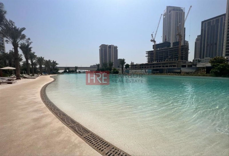 Apartment for rent in Dubai, United Arab Emirates · Summer · 1 room, 2 baths
