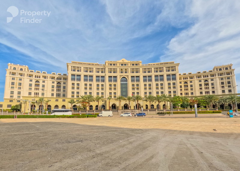 Haus zu vermieten in Schardscha, Vereinigte Arabische Emirate · Palazzo Versace · 3 Zimmer, 4 Bäder